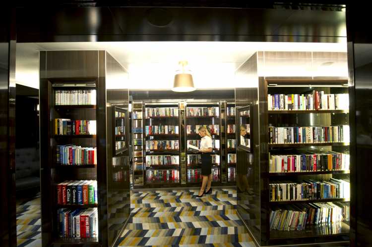 Library P&O Cruises Britannia Interior Library Ds38953.jpg