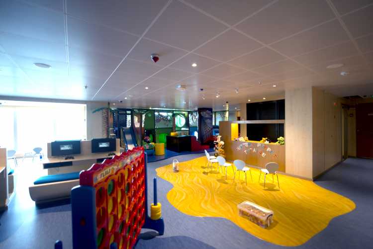 The Reef P&O Cruises Britannia Interior The Reef D806791.jpg