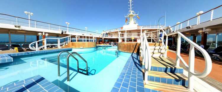 Swimming Pools Ventura_unwind_BeachcomberPool.jpg