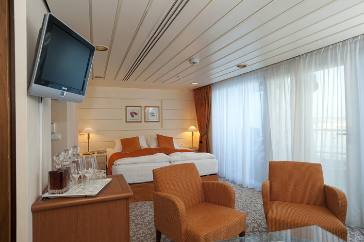 Superior Balcony Cabins fred olsen cruise lines balmoral suite 2 2014.jpg