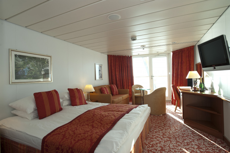 Balcony Junior Suite fred olsen cruise lines balmoral suite 2014.jpg
