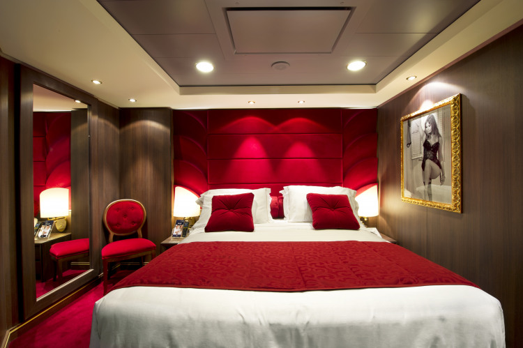 Royal Suite MSC Fantasia Class Royal Suite 2.jpg