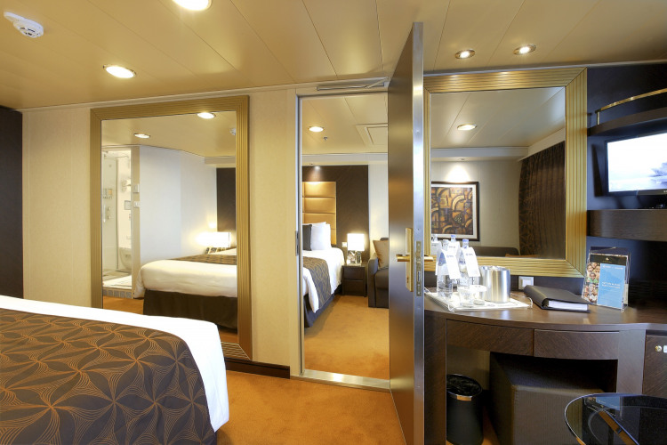 Family Suite MSC Fantasia Class family 4.jpg