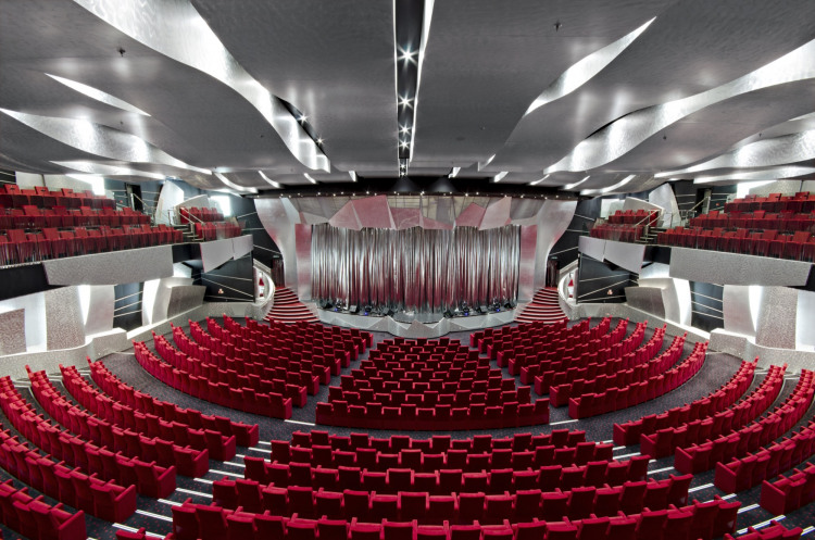 Platinum Theatre MSC Fantasia Class pantheon theatre 3.jpg