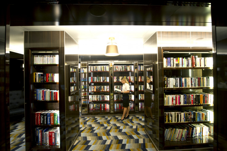 Library P&O Cruises Britannia Interior Library Ds38953.jpg