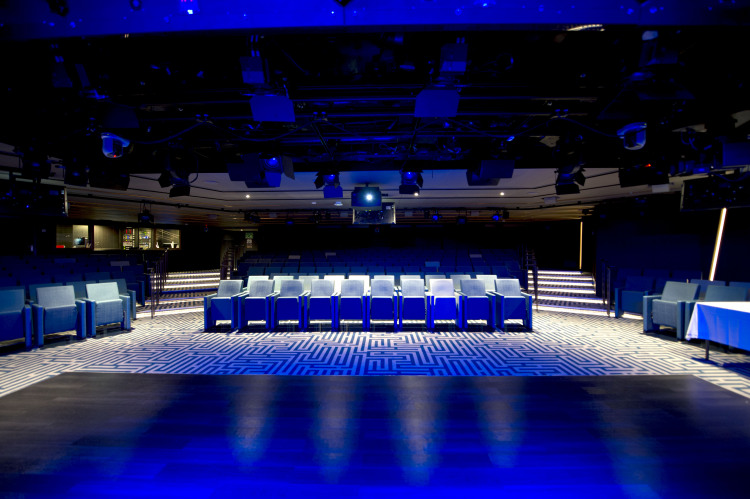The Studio P&O Cruises Britannia Interior The Studio Ds39574.jpg