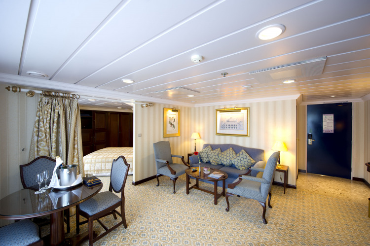 Penthouse Suites P&O Cruises Adonia Accommodation Penthouse Suite 2.jpg