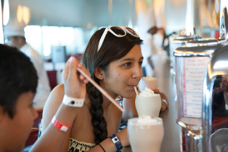 Johnny Rockets Royal Caribbean Independance of the seas Interior new johnny rockets.jpg