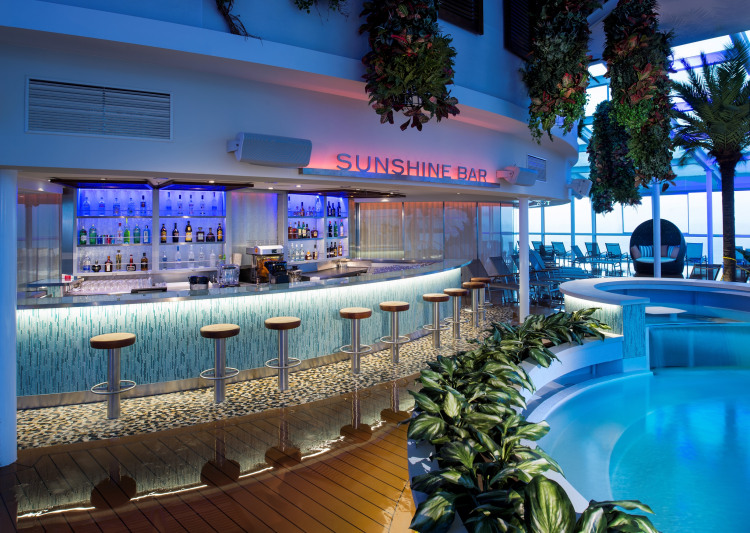 Pool Bars RCI_QN-SunshineBarF.jpg